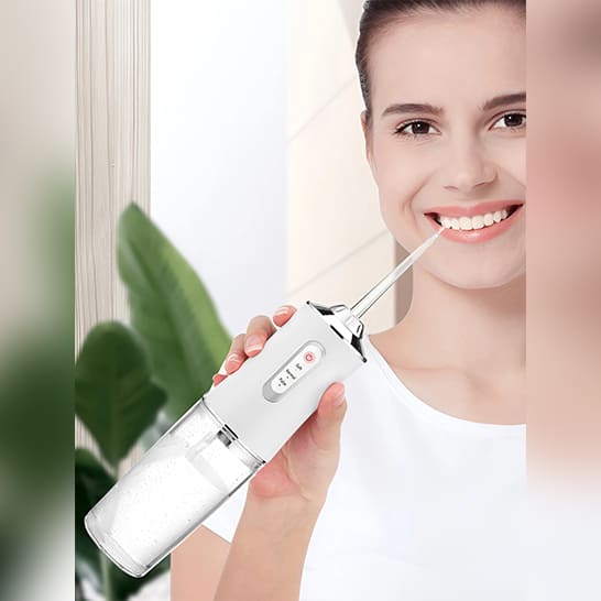 Irrigador Bucal Portátil: Limpieza profunda donde el cepillo no llega 🦷✨